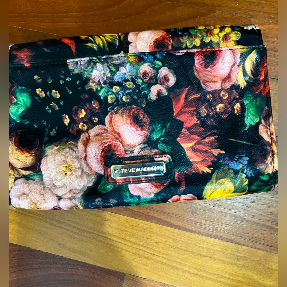 Steve Madden Floral Clutch handbag. Used twice.